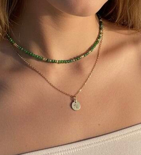 Korte facet kralenketting – groene en goudkleurige boho damesketting 36 + 6 cm