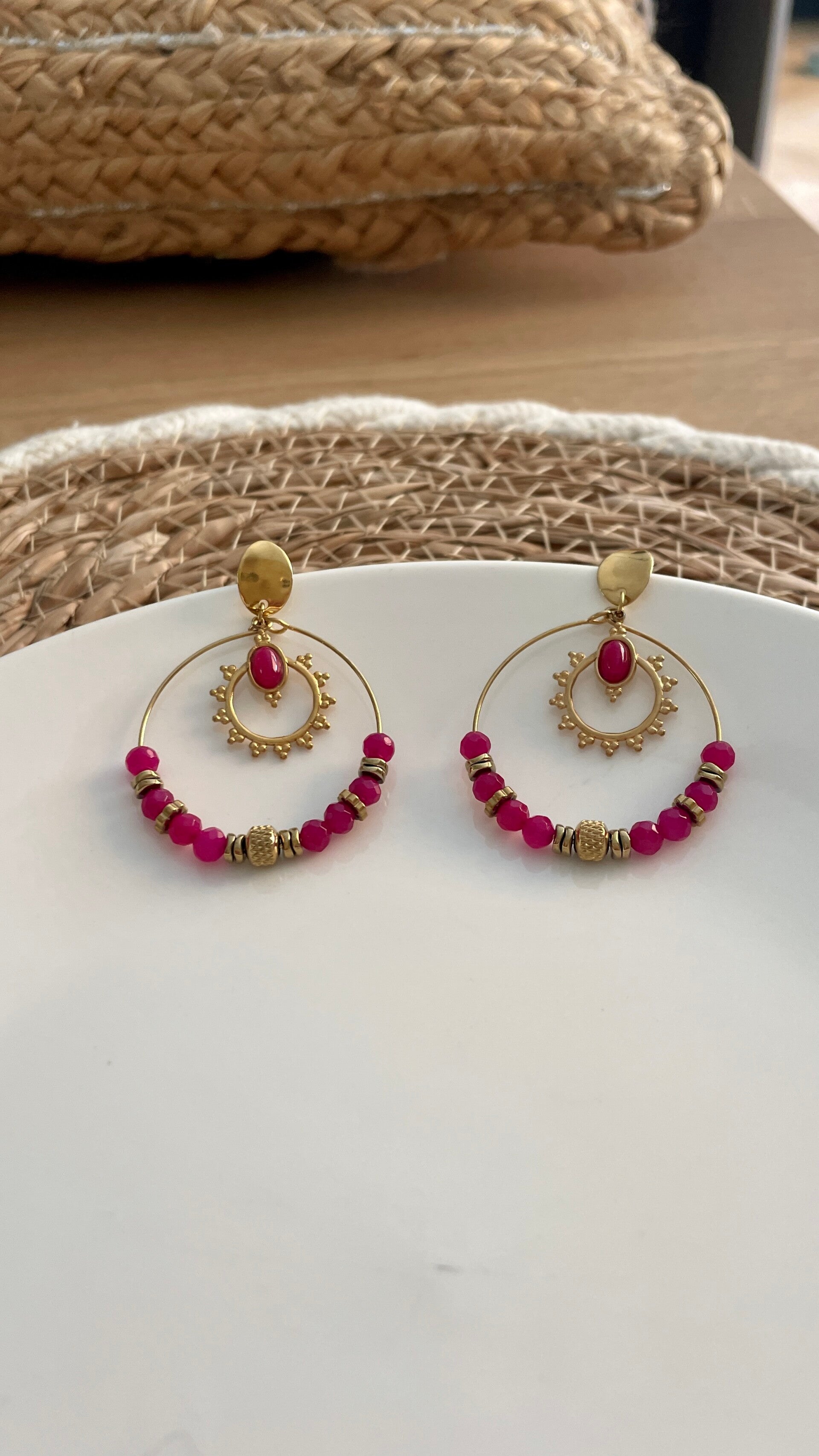 Luxe Statement Oorbellen Goud met Fuchsia Kralen – RVS 304 Bohemian Chic Dames Sieraden