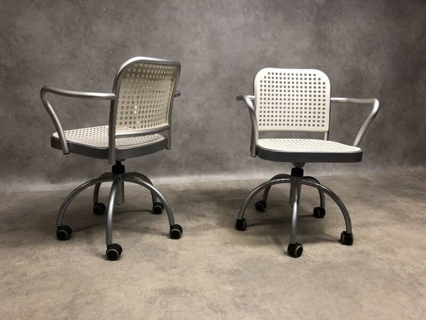 Silver Chair design Vico Magistretti for DePadova