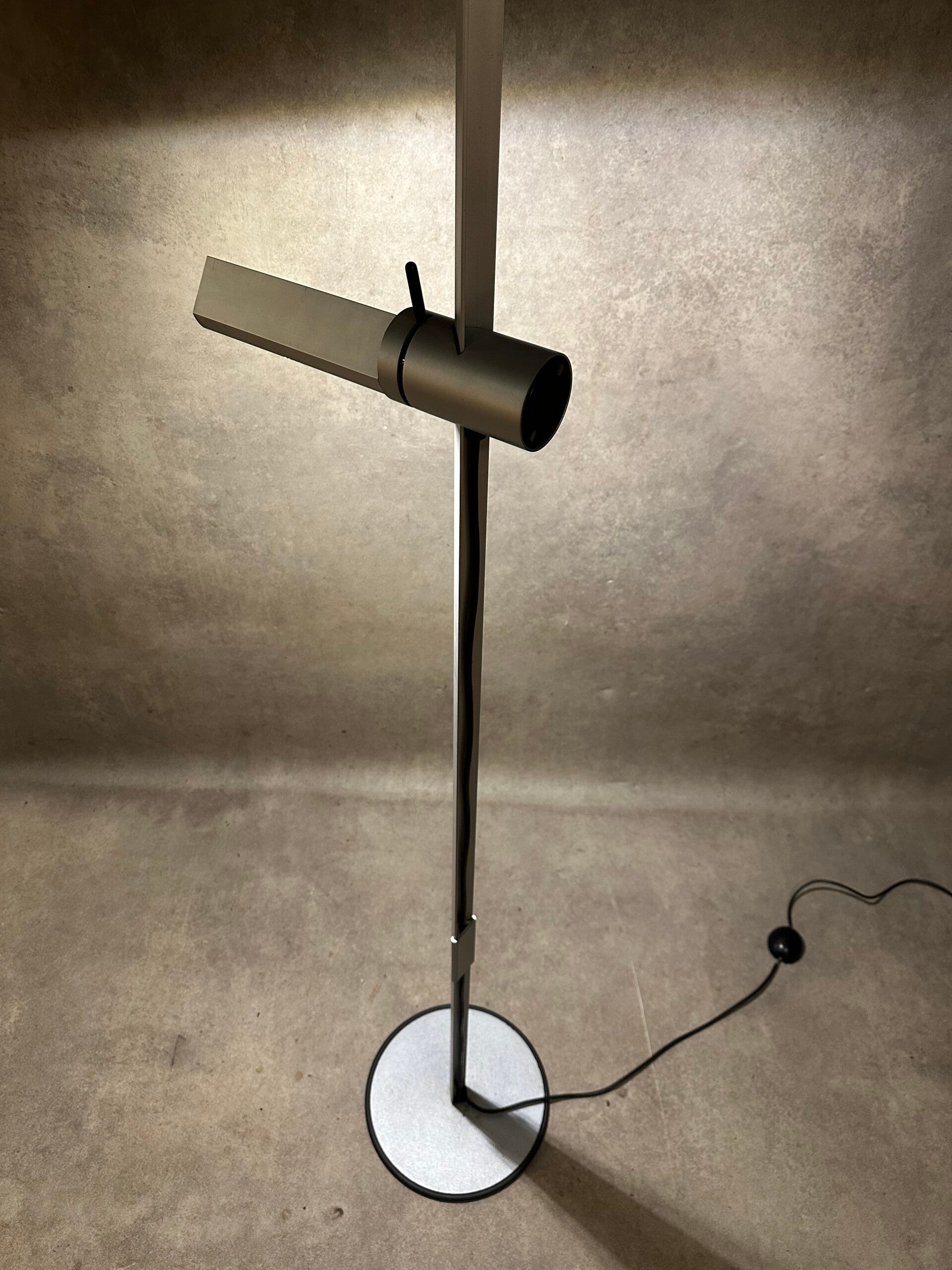 Luci Caltha floor lamp design Gianfranco Frattini