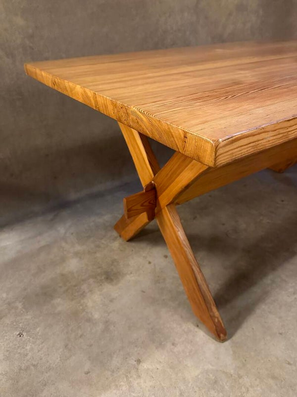 Pine table by Houtwerk Hattum
