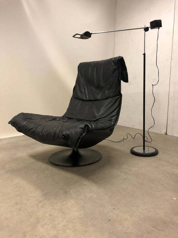 Stilnovo Maniglia floor lamp design Jonathan De Pas, Donato D'Urbino and Paolo Lomazzi