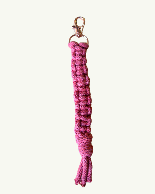sleutelhanger peony macrame