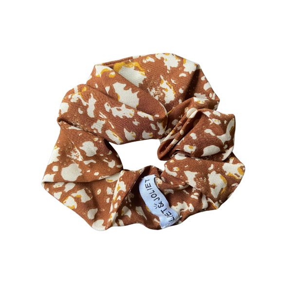 scrunchie bruin