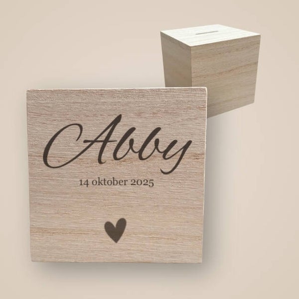 Houten spaarpot | met naam | hartje en geboortedatum