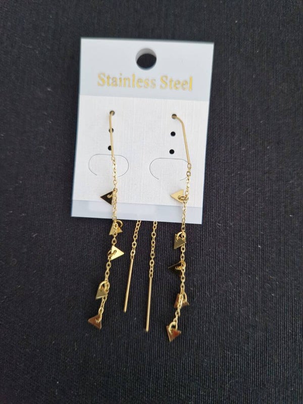 Boucles d'oreilles en acier long triangles doré