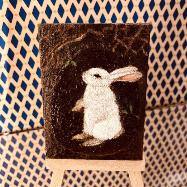 Miniatuurschilderij - Wit konijntje komt buiten - Made by Monica
