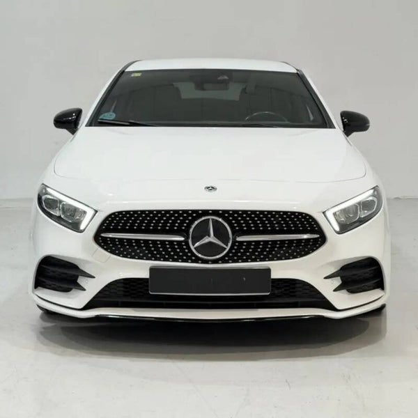 mercedes-benz a180 premium amg 2025  32.000 chilometri