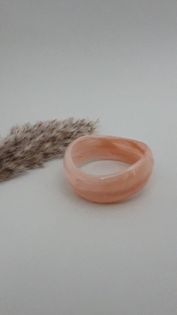Resin armband //  bangle light pink-white