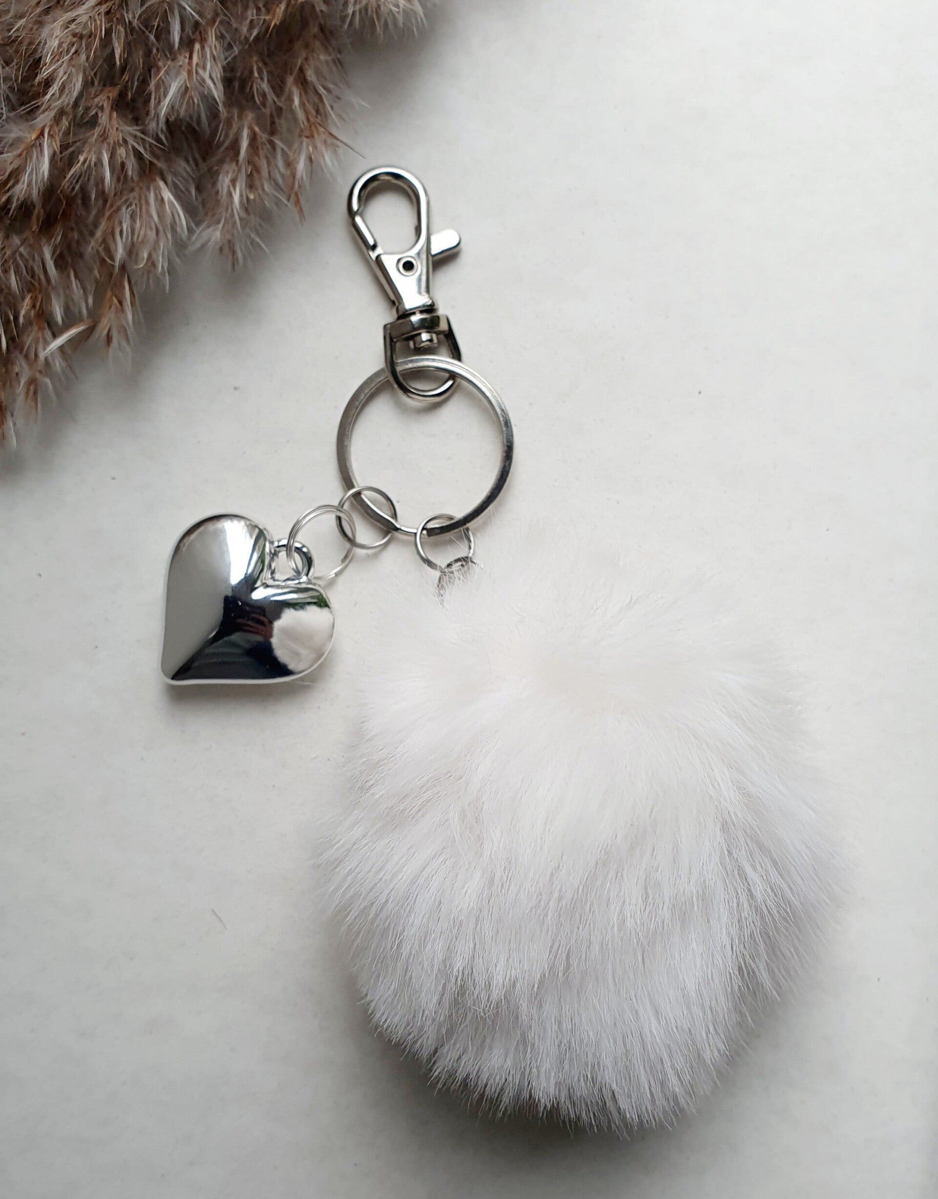 Sleutelhanger // wit fluffy
