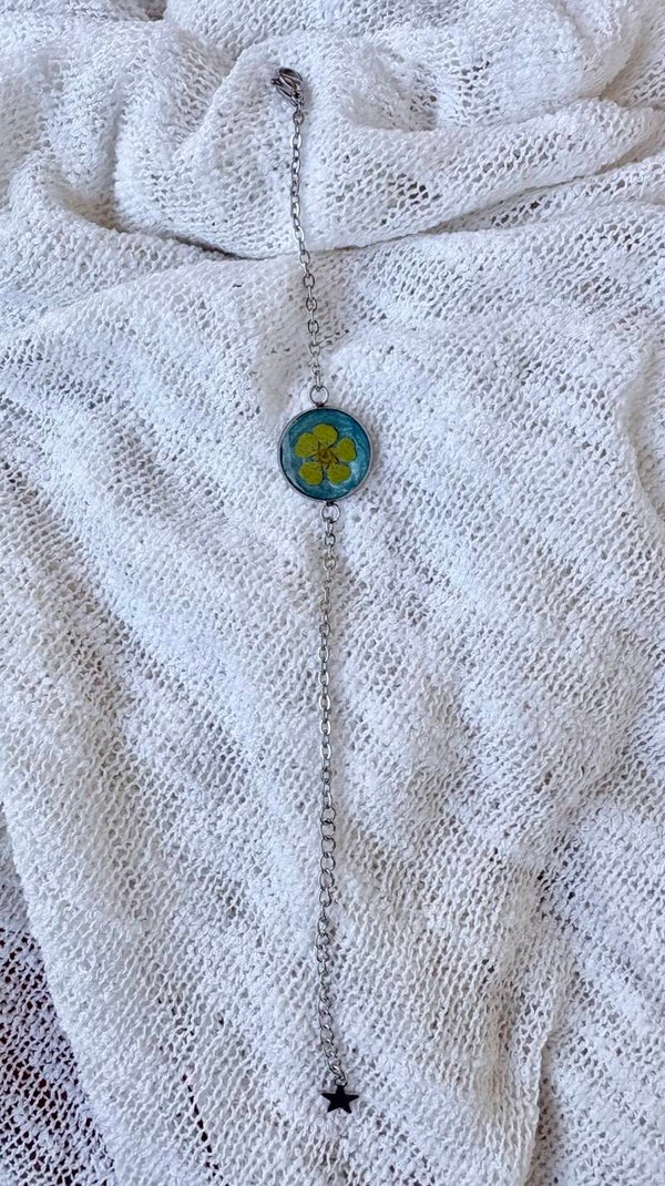 Pulsera flor amarilla