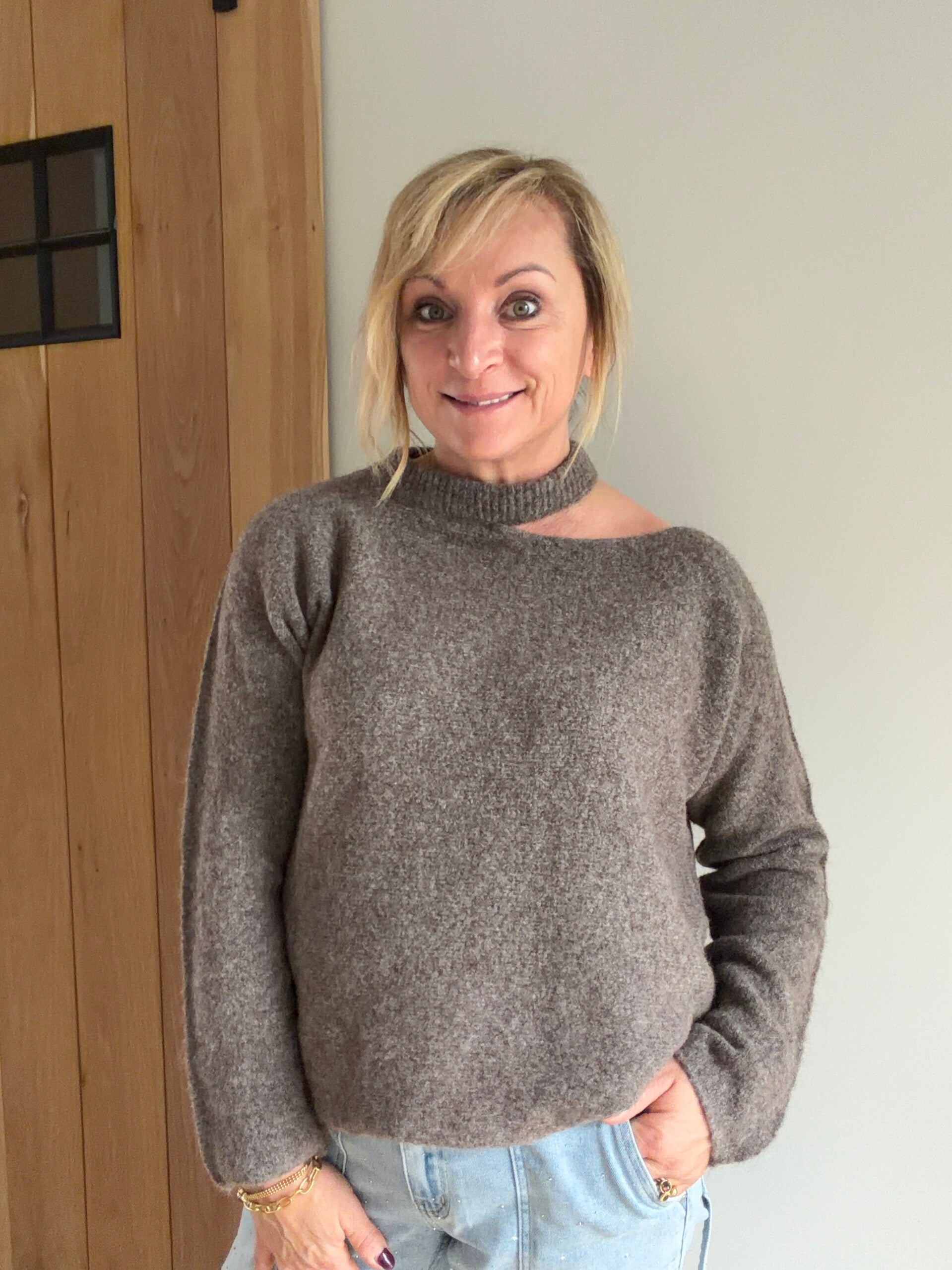 Soft trui  Helena met schouderdetail