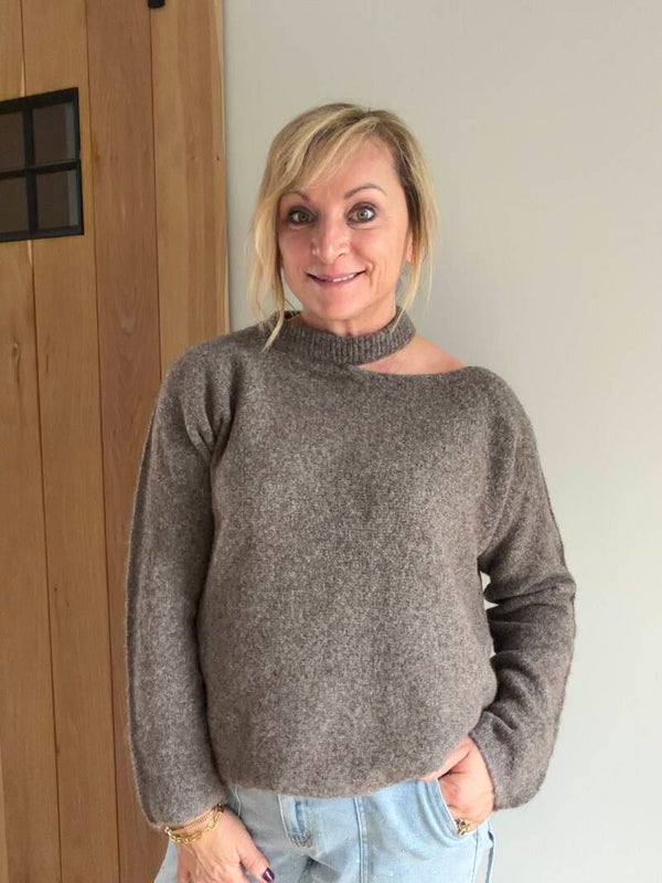 Soft trui  Helena met schouderdetail