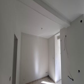 1000012437-standard.jpg