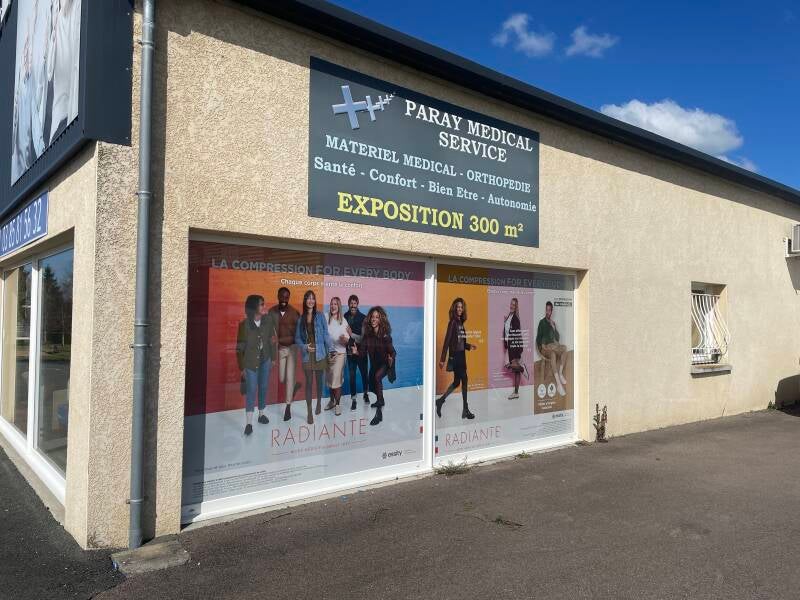 Adhésif vitrine à Paray-le-monial