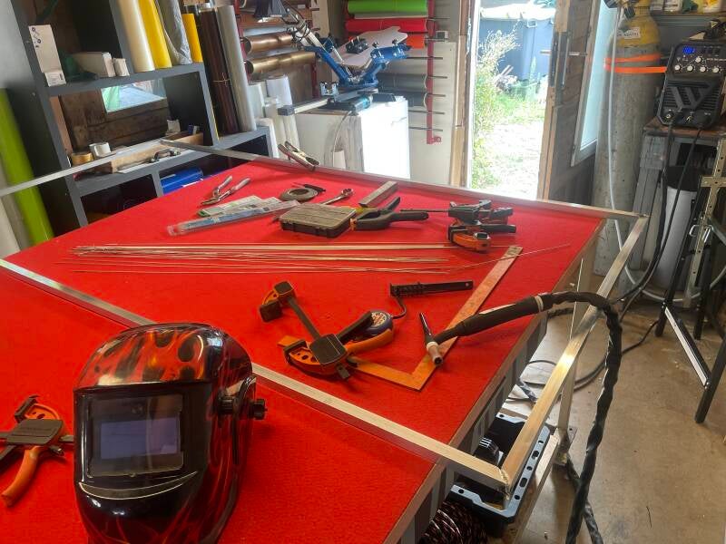 chassis alu enseigne Le creusot