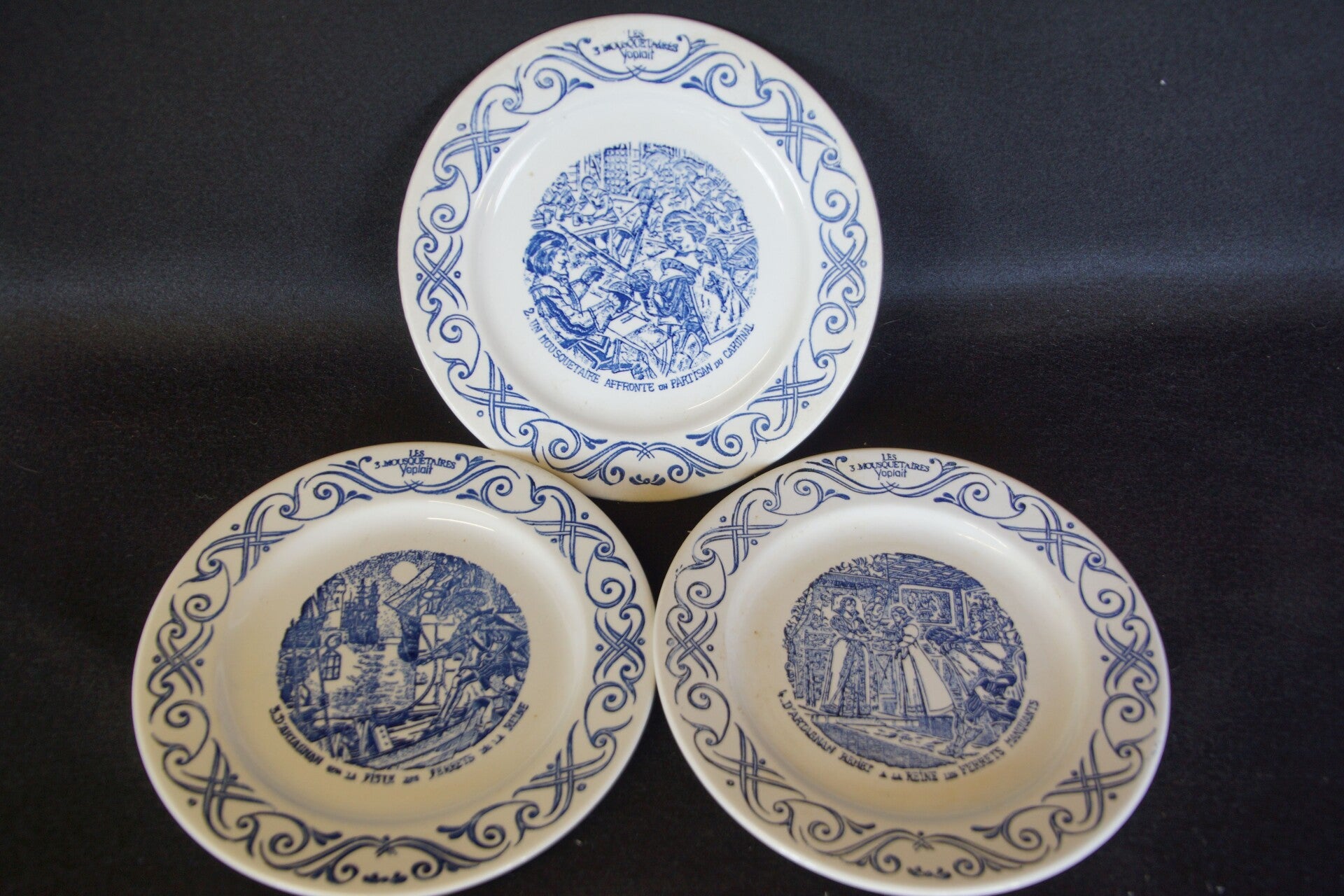 Nummers 2,3 en 4 van de service set "les 3 mousquuetaires" merk Yoplait / numbers 2,3 and 4 of the service set "les 3 mousquuetaires"brand Yoplait / numéros 2,3 et 4 du coffret de service "les 3 mousquuetaires" de la marque Yoplait