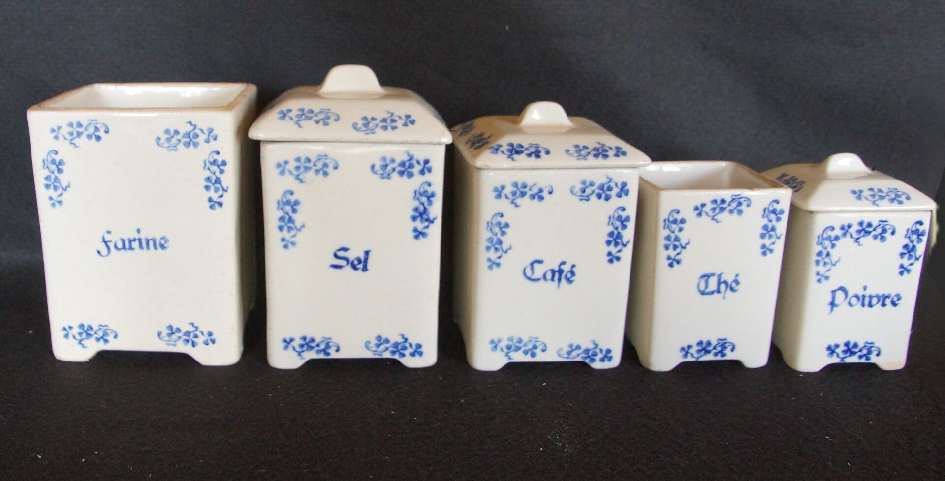 Voorraadpotten / storage jars / pots de stockage