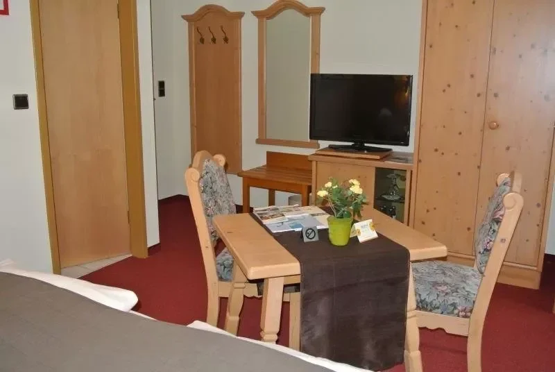 dreibettzimmer-2508-standard.webp