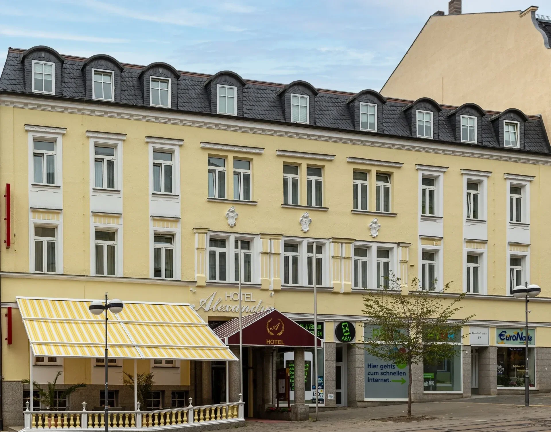 hotel-alexandra-hotel-aussenansicht-102416-standard.webp