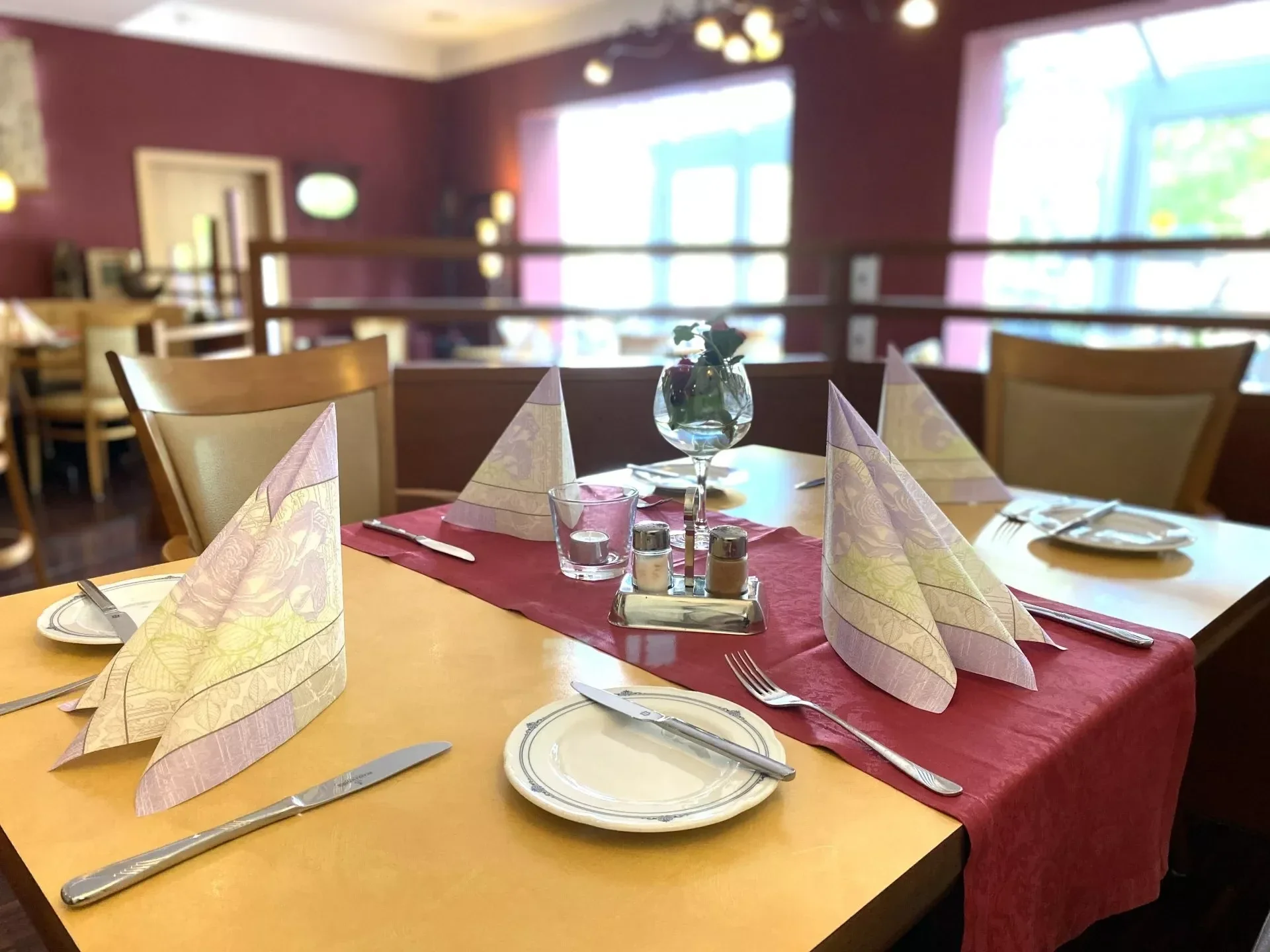 hotel-und-restaurant-restaurant-74371-standard.webp