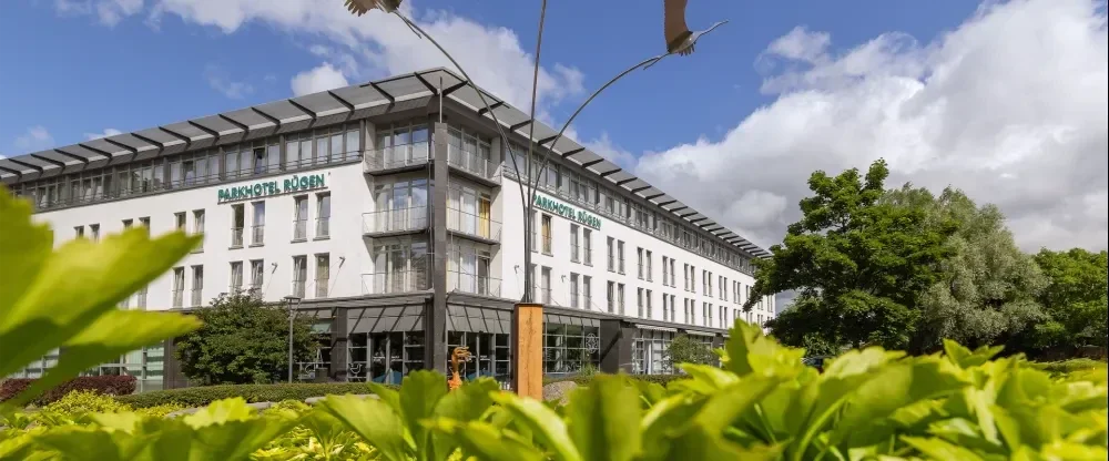 parkhotel-ruegen-hotel-aussenansicht-103842-thumb-1000x416-q60-standard.webp