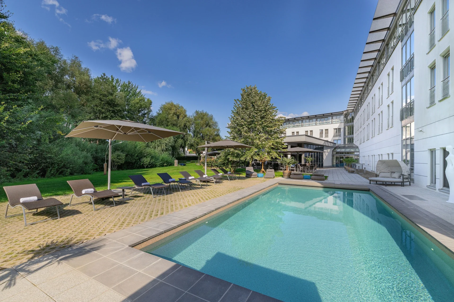 parkhotel-ruegen-hotel-aussenansicht-103854-standard.webp