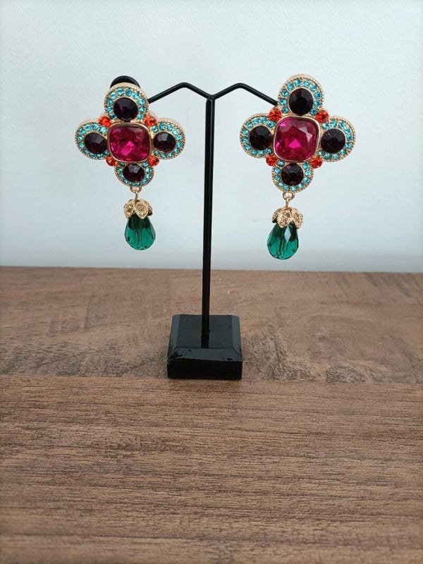 BOUCLES D'OREILLES