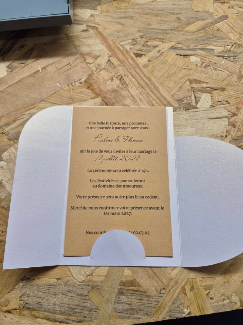 Faire-part de mariage à pochette arrondie — vue ouverte