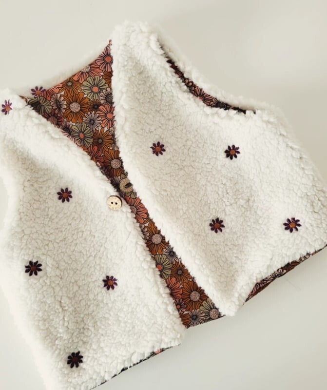 The MOM gilet | geborduurde bloem | Twin met je dochter