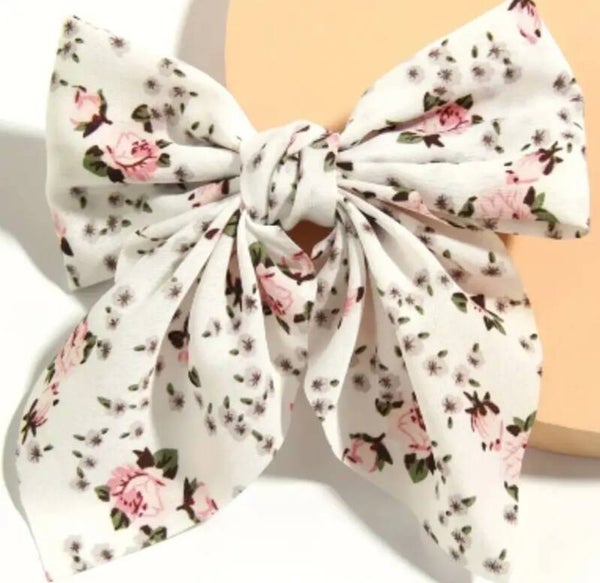 Flower blossom white
