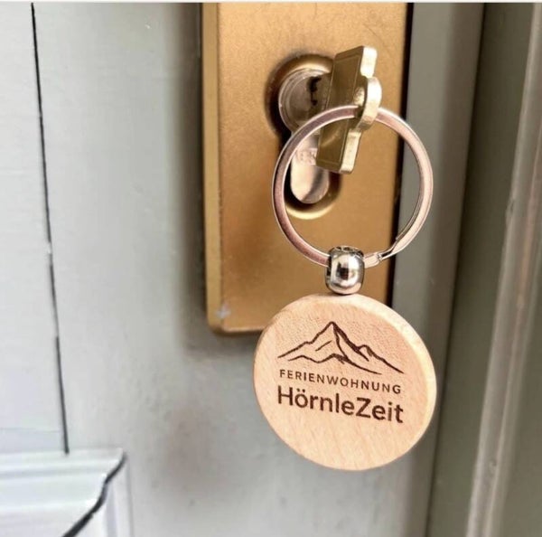 Personalisierter Holz- Schlüsselanhänger