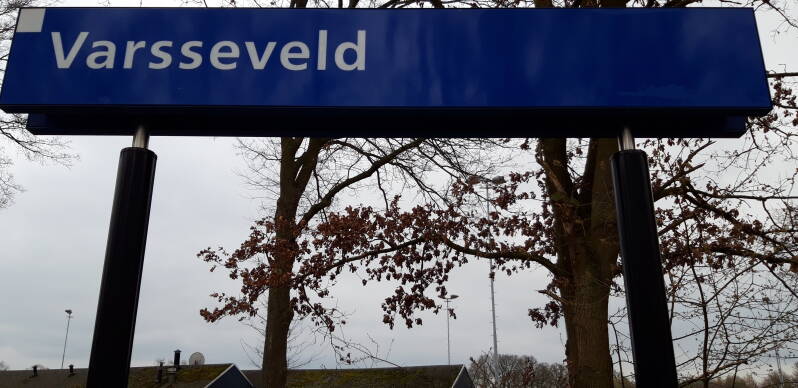 afbeelding stationsbordje Varsseveld