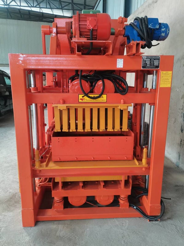 MACHINE BRIQUE 4.40