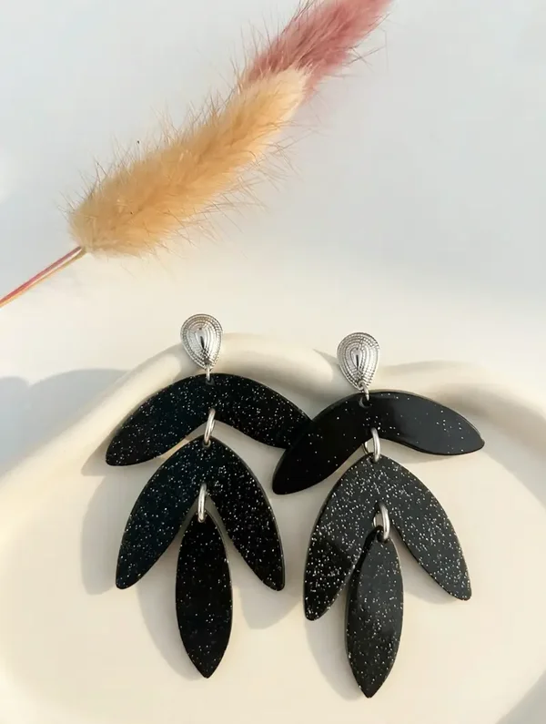 Boucles d'oreilles CHARLIZE - Pendantes Feuilles Pailletées Noire / Rouge / Argentée | Bijoux by Madéa