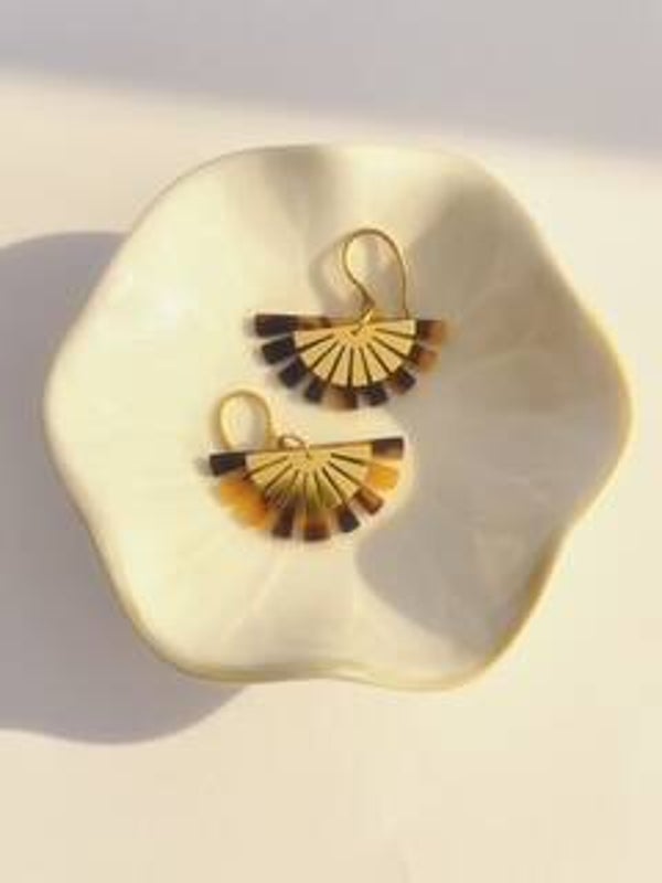 Boucles d'Oreilles Demi-Soleil Écaille de Tortue - Acétate & Laiton Doré