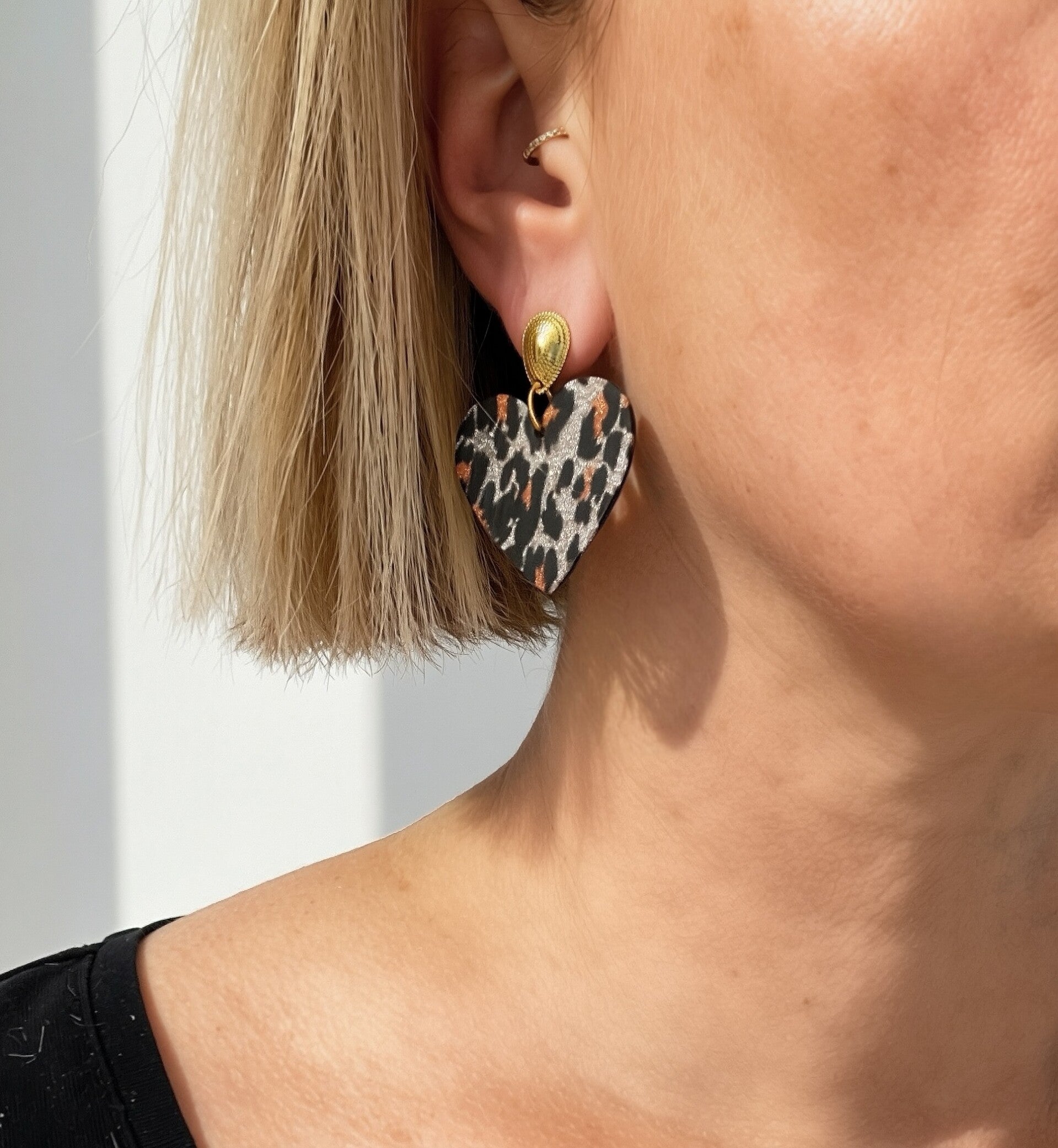 Boucles léopard coeur