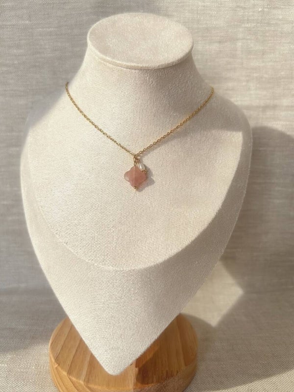Collier Imane – Trèfle Pierre Naturelle & Perle