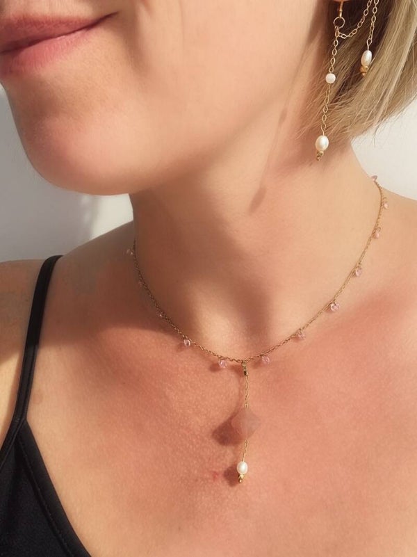Collier Aurore : Le bijou double rang en quartz rose à adopter