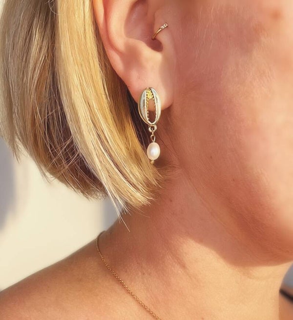 Boucles Anaïs – Esprit Coquillage & Perle d’Eau Douce