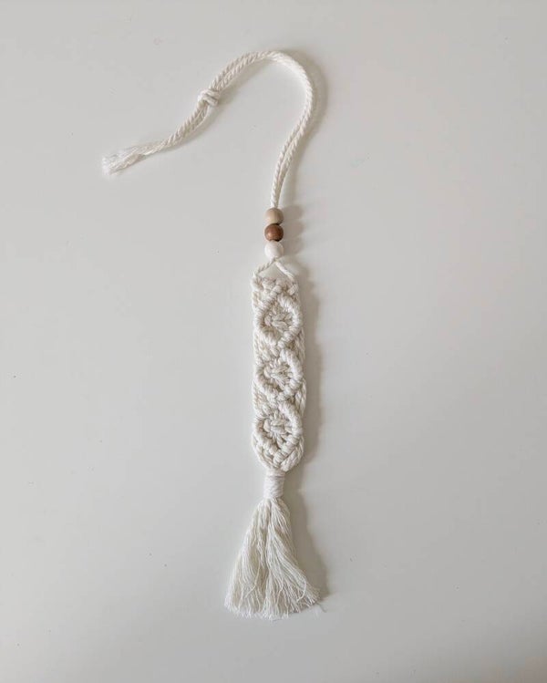Handgemachtes Makramee-Lesezeichen – Boho-Stil (weiß)