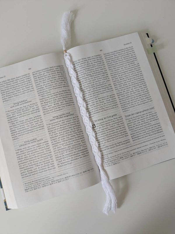 Handgemachtes Makramee-Lesezeichen – Boho-Stil (weiß)