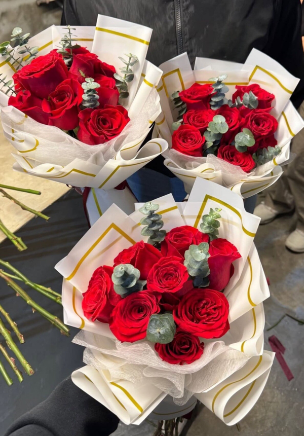 Red Roses Minis