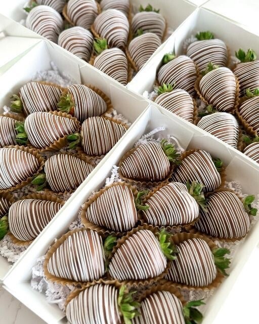 CHOCOLATE COVERED STRAWBERRIES