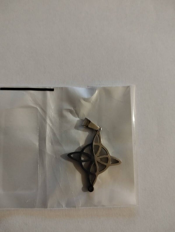 Amuletos Nudo de bruja en acero
