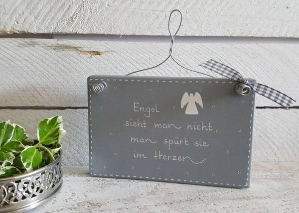 Engel sieht man nicht, man spürt sie im Herzen