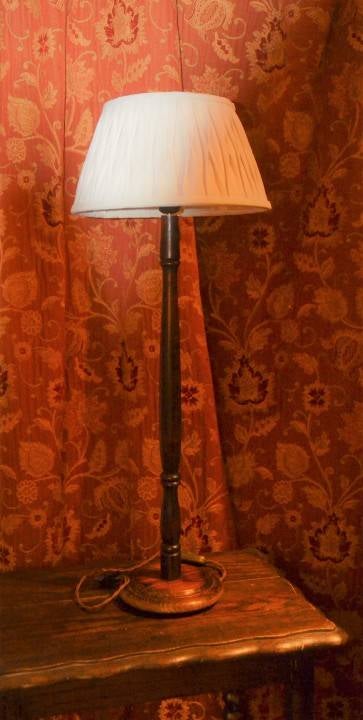 DSC_0779lampref7aCustom.jpg