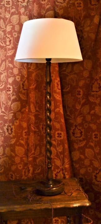 DSC_0783lampref8aCustom.jpg