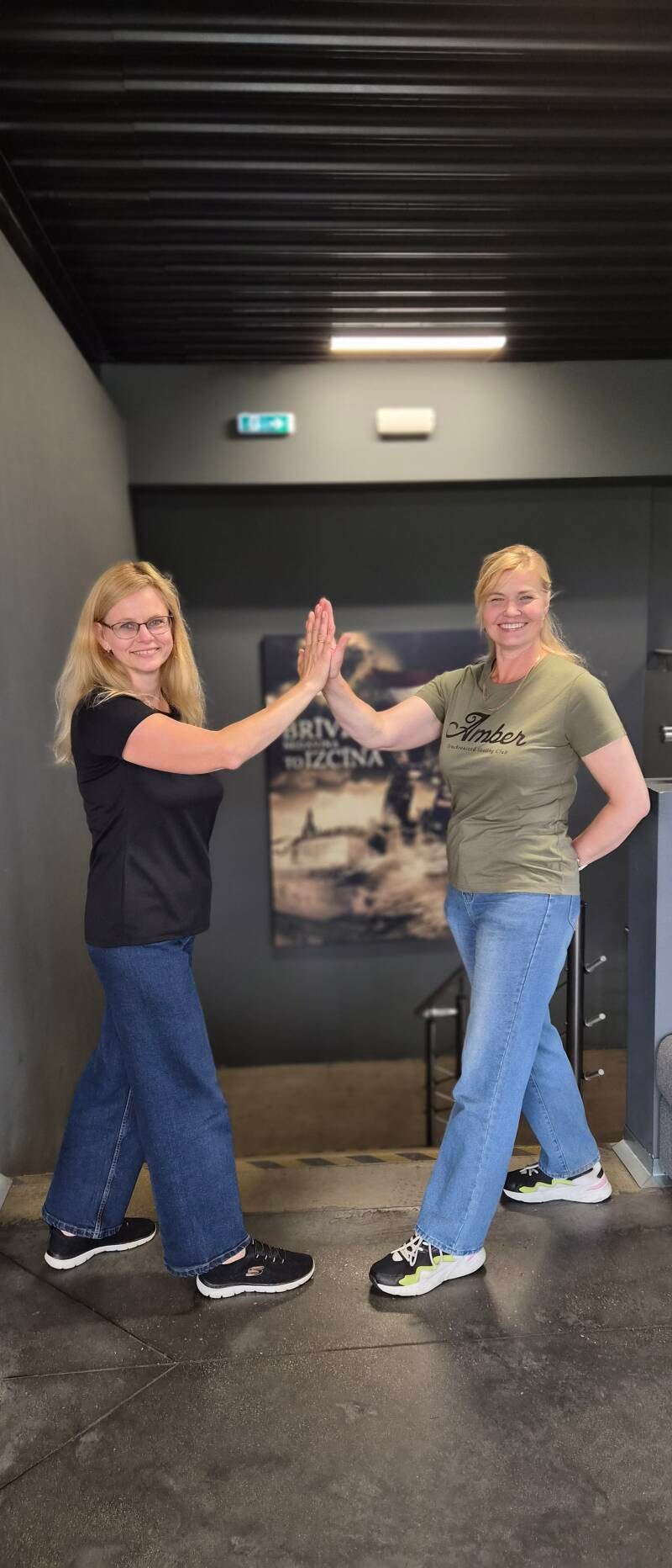 Lai visi ir paēduši, lai zinātu, kas kur notiek rūpējās Inga un Sanita