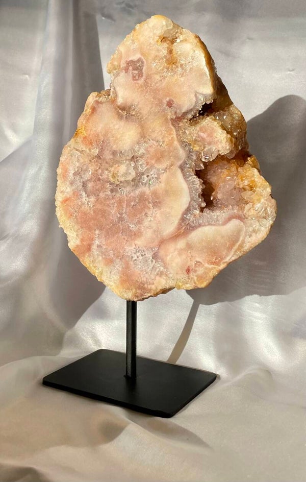 Roze Ametist op standaard